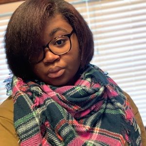 Meet your Posher, Destine